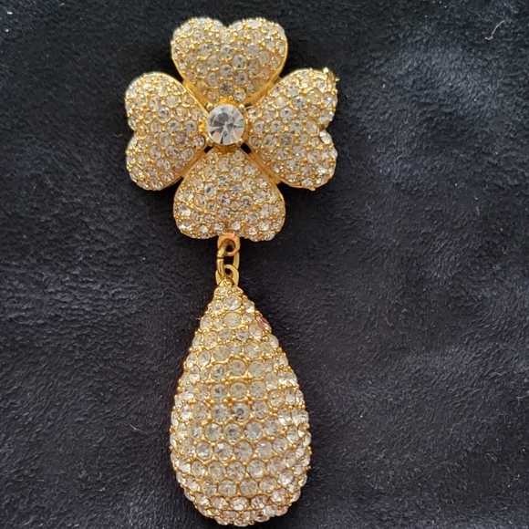 Vintage Gold Pave' CZ Stone Brooch. Flower Top with Teardrop Base. - Picture 2 of 3